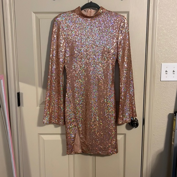 city vibe Dresses & Skirts - City Vibe rose gold sequin party dress. Size 5 NWOT